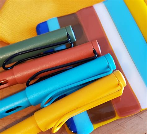 These Lamy Safari colors are bringing all the 70's Retro vibes today. 😍 ...