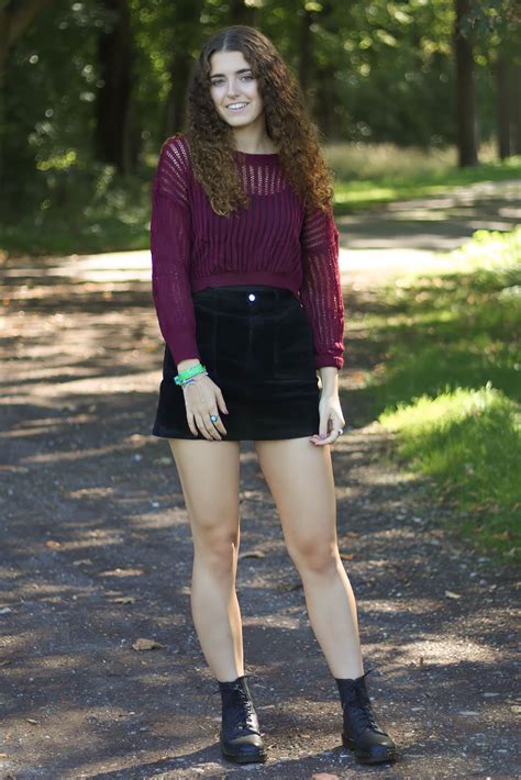 Janine de Bart, very cute looking woman 💙 | Vrouw