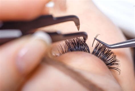¿Cómo poner extensiones de pestañas? Tips profesionales