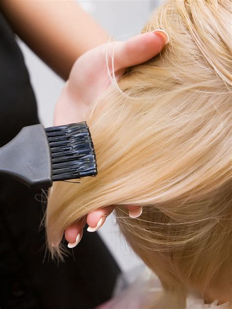 How to Tone Your Hair at Home for That Salon-Fresh Look