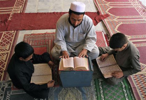 Verzicht auf Nahrung und Sex: Muslime starten in den Ramadan - n-tv.de