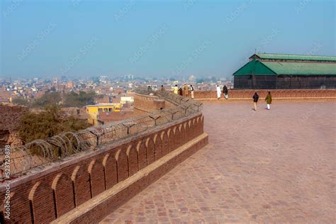 shrine  multan  tomb  shah rukn  alam located  multan