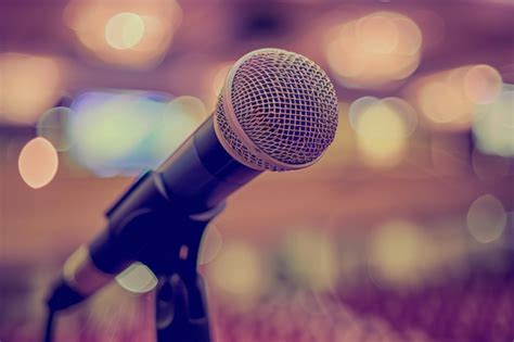 12,000+ Town Hall Meeting Microphone Pictures