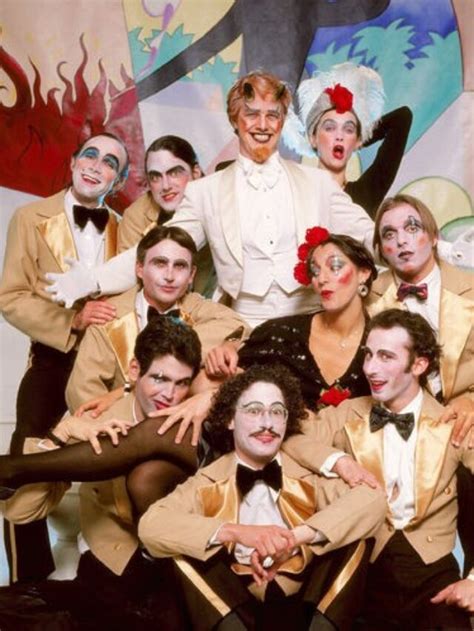 Who was the lead singer of Oingo Boingo? - coolinglass.com
