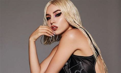 Ava Max Height | Wiki, Age, Boyfriend, Parents, Net Worth