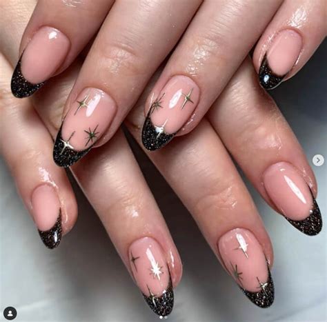 40+ Trendy Black Christmas Nails Design Ideas