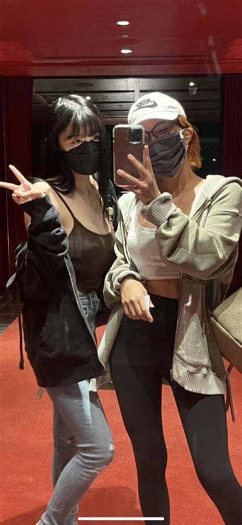 Aria at the Spa with Alythuh : r/OfflinetvGirls