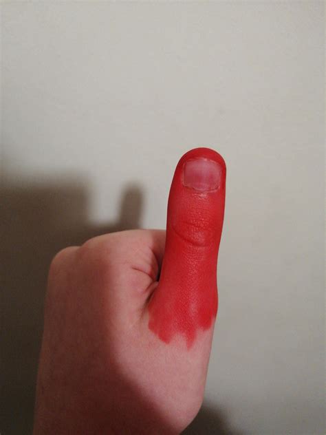 Sticking out like a sore thumb : r/puns