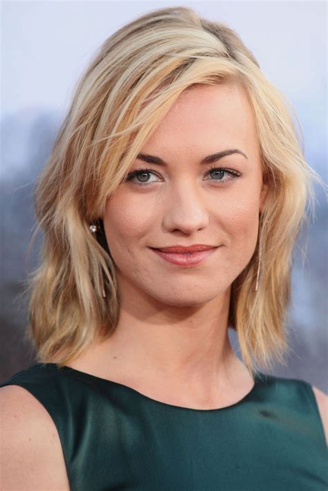Yvonne Strahovski @ the Premiere of 'Cowboys & Aliens' - Yvonne