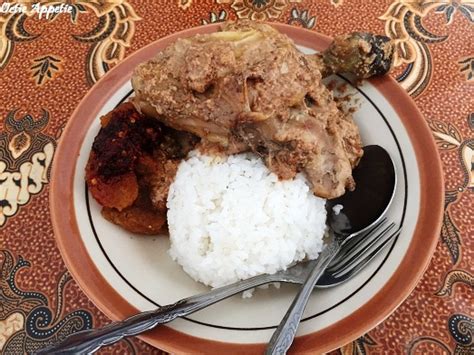 Octie Appetie: Gudeg Bu Djuminten and Malioboro Street