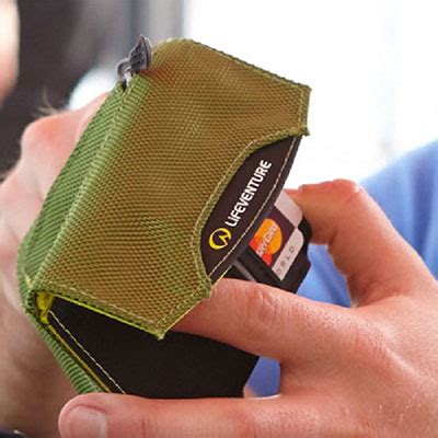 Travel Wallets | Tips and Advice | Lifeventure