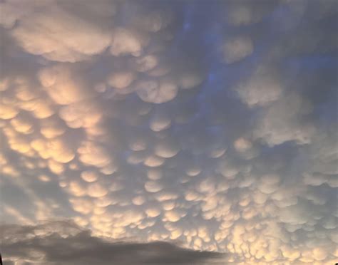 Mammatus clouds after the storm : r/Austin