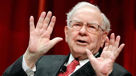 Buffett Shoots Down Wild Claim That He Praised Trump for ‘Purposely