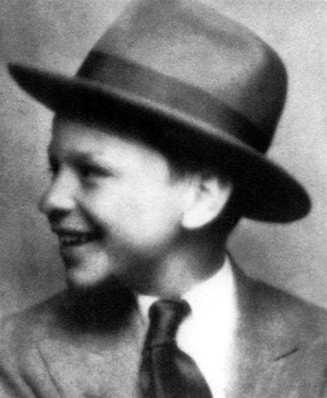 Facts: Frank Sinatra - Classic Hollywood Central