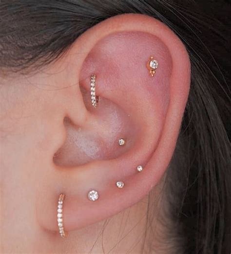 33 Cool High Lobe Piercing Ideas - Styleoholic