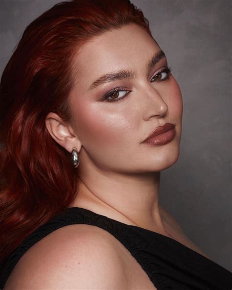 KELLEE MORAN 🧜‍♀️ | Beauty with @alexevansphotography 🖤 Hair and makeup