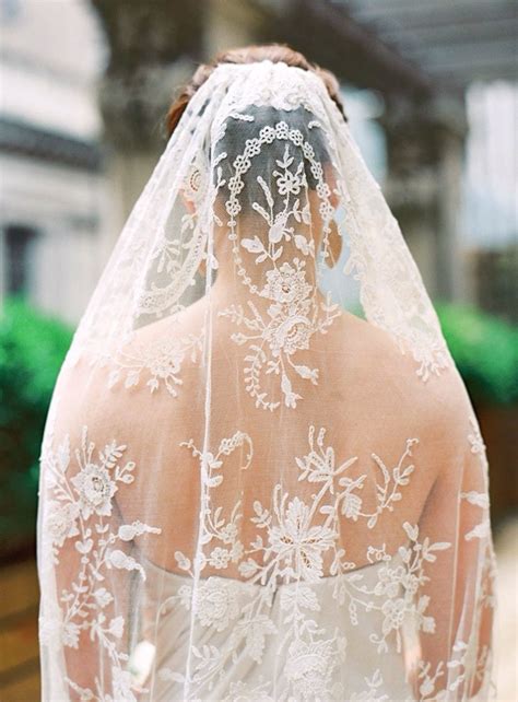 Pin by Nikki Lennox on Spanish Mantilla | Bridal, Bridal headpieces