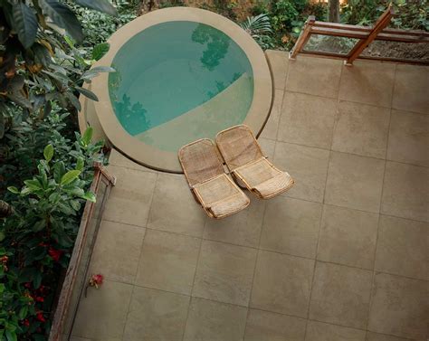 Swimming pool floors, ideas and advice | Aparici