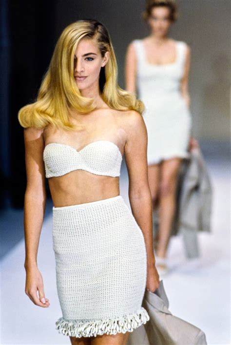 Fans celebrate as elaine irwin returns to the red carpet 4