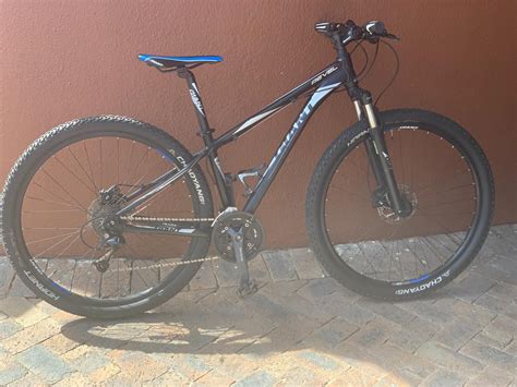 Giant Revel - 29er | Hardtail Mountain Bikes | Bike Hub