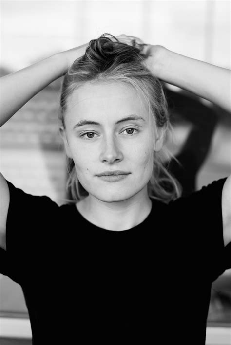 Nina Wolf - Actress - e-TALENTA