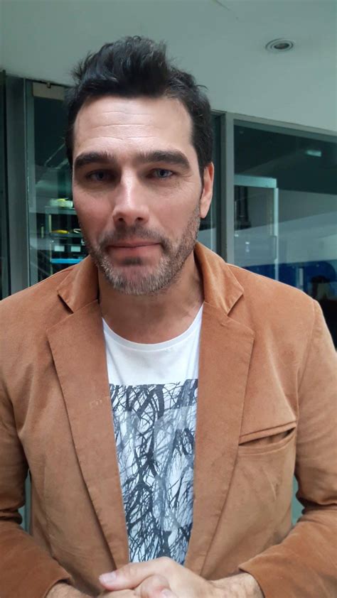 hernan drago el increible modelo  conductor argentino hoy en