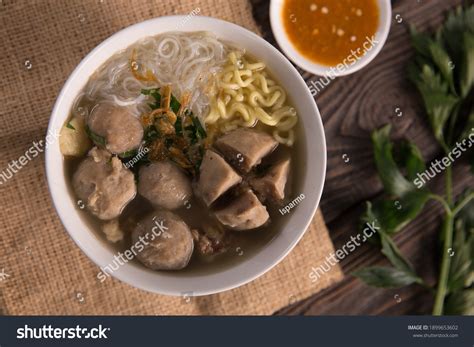 bakso daging sapi shutterstock