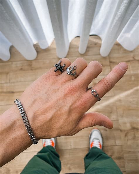 How to make a ring smaller without resizing: Our Top 7 Tips