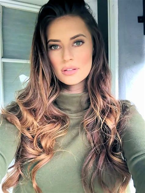 Hannah Stocking's Instagram, Twitter & Facebook on IDCrawl