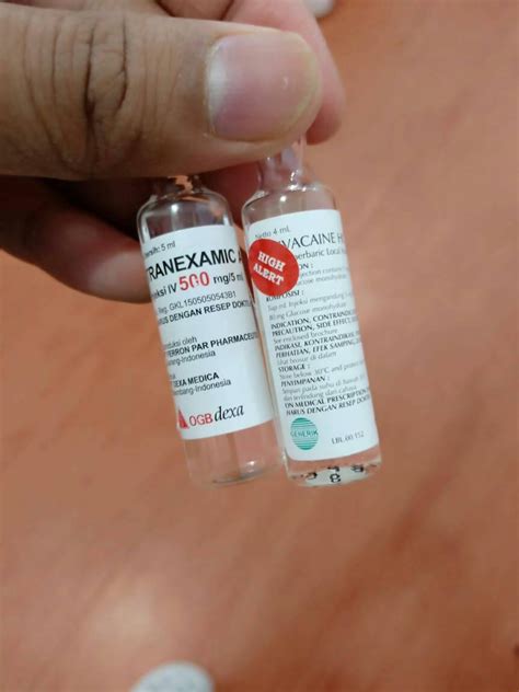 Ini salah satu obat yg hampir mirip antara obat bupivacain spinal dan ...