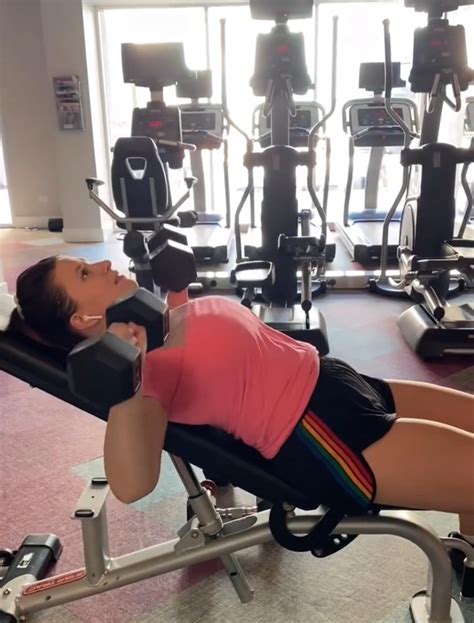 Laura Peek : r/HotFemaleComedians