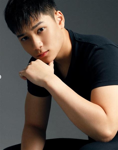 foto marco putra ari wibowo  jadi model tak kalah tampan