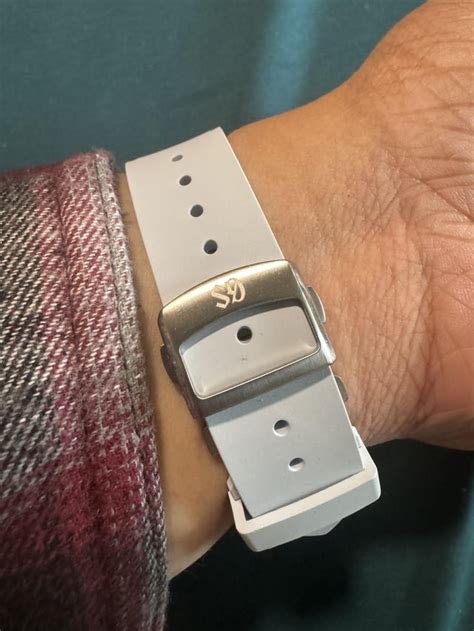 All wrists Evo9 Integrated Rubber Strap Review and deployant fit : r ...