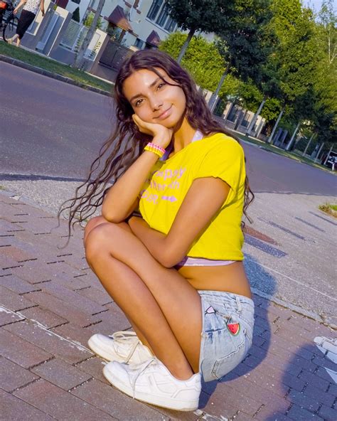 Sara Wolf