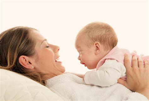 3 Week Old Baby: Development, Milestones & Care Tips