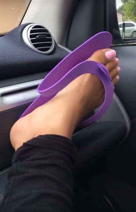 Zashia Monique Santiago's feet
