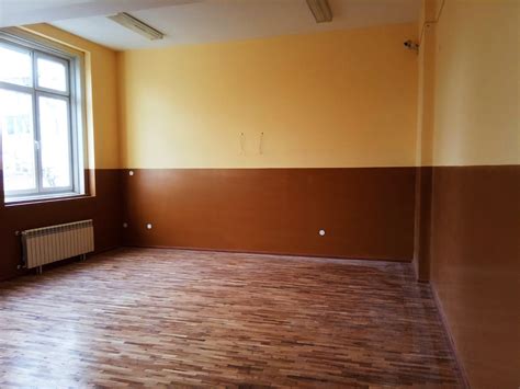 Ремонт и реконструкция на 33-та Езикова гимназия – Интерхолд ЕООД