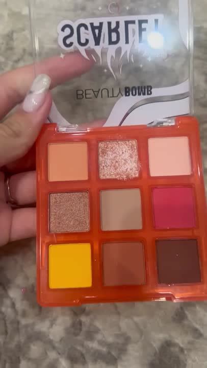BEAUTY BOMB Палетка теней Scarlet купить по цене 591₽ в ЛЭТУАЛЬ