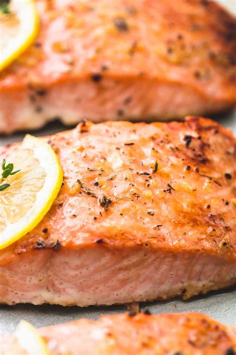 The Ultimate Guide to Perfectly Baked Salmon: Timing and Techniques for