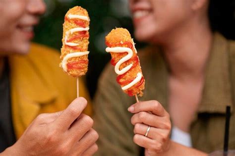 ketahui kalori corn dog makanan viral  korea  sehat