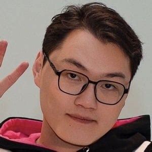 Gremix - Age, Family, Bio | Famous Birthdays
