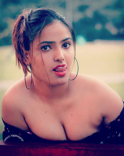 Hottest actress of bold web series right now. : r/UlluAppActresses