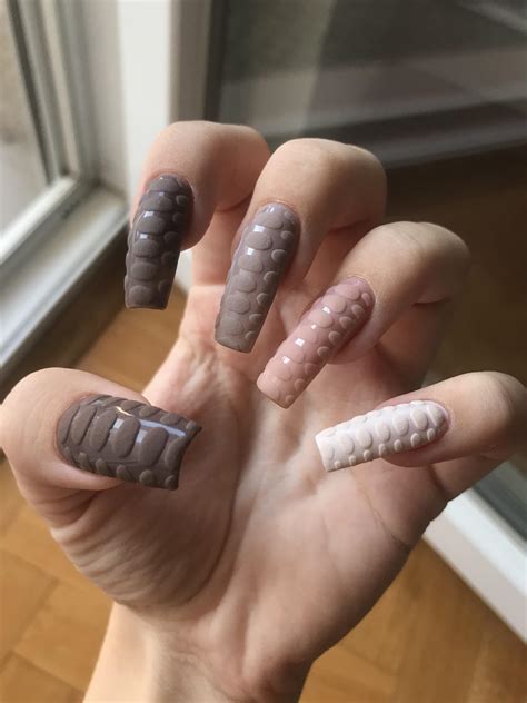 croc🤎 : r/NailArt