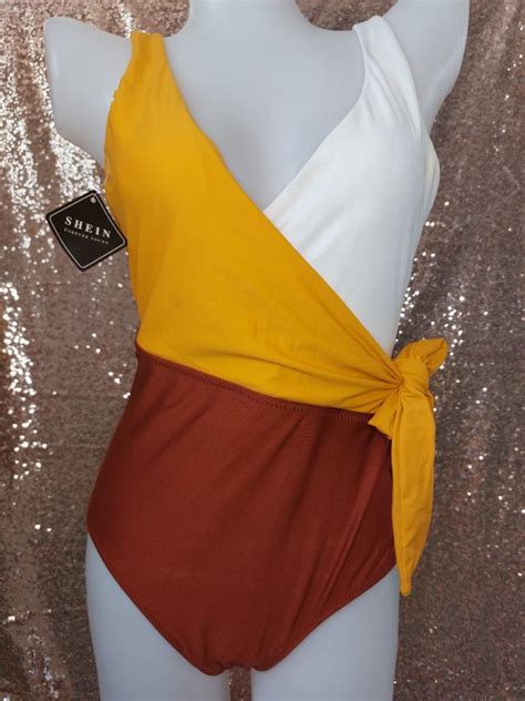 Swinsuit, Women's Fashion, Swimwear, Bikinis & Swimsuits on Carousell