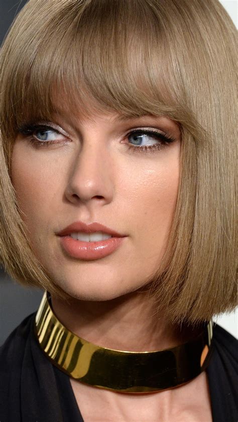 Taylor Swift Blonde Hair