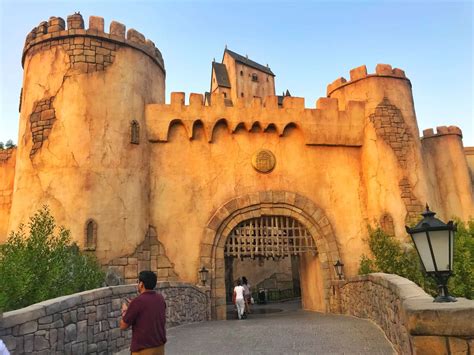 Motiongate Dubai Themepark Review | Hopping Feet