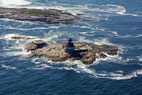 The Cuckolds Lighthouse in ME, United States - lighthouse Reviews