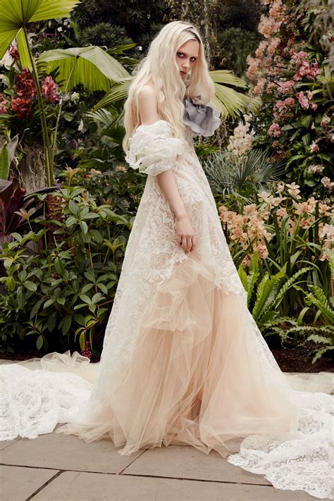 Vera Wang Wedding Dresses 2020 Top Review - Find the Perfect Venue for