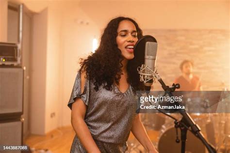 Female Lead Singers Photos and Premium High Res Pictures - Getty Images