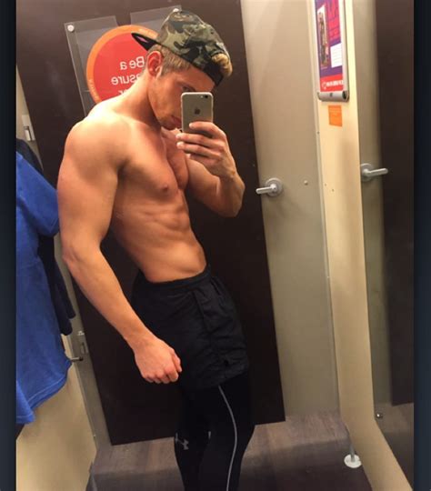 fitness selfies guy